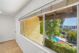 7718 Via Napoli, Burbank, CA 91504 - Photo 32