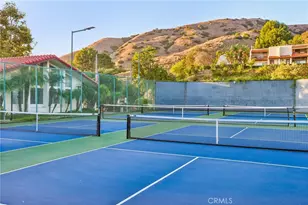 7718 Via Napoli, Burbank, CA 91504 - Photo 40