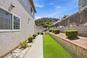 23134 La Granja, Valencia, CA 91354 - Photo 50