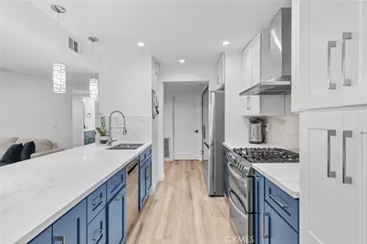 5325 Lindley Avenue #106, Tarzana, CA 91356 - Photo 4