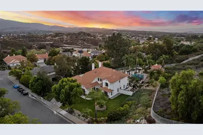 22239 Rolling Ridge Drive, Saugus, CA 91350 - Photo 2