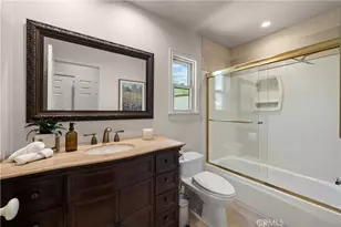 22239 Rolling Ridge Dr, Saugus, CA 91350 - Photo 24