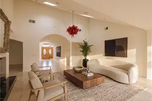 18841 Pasadero Dr, Tarzana, CA 91356 - Photo 2