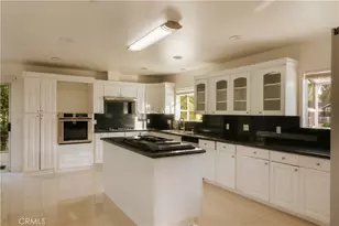 18841 Pasadero Dr, Tarzana, CA 91356 - Photo 8