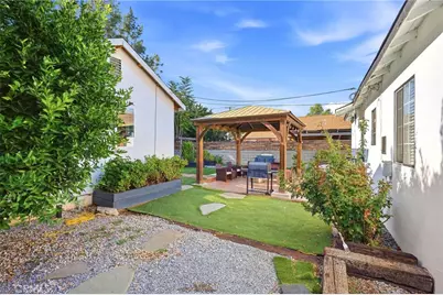 7455 Blewett Avenue, Van Nuys, CA 91406 - Photo 24