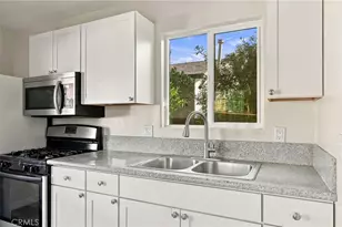 7455 Blewett Ave, Van Nuys, CA 91406 - Photo 10