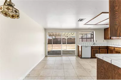 38470 Division, Palmdale, CA 93550 - Photo 10
