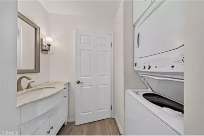 7025 Glade Ave. #2, Canoga Park, CA 91303 - Photo 12