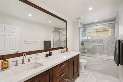 24918 Vista Verenda, Woodland Hills, CA 91367 - Photo 24