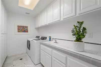 24918 Vista Verenda, Woodland Hills, CA 91367 - Photo 22