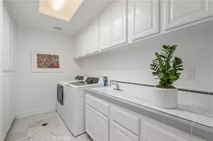 24918 Vista Verenda, Woodland Hills, CA 91367 - Photo 22