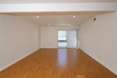 18620 Hatteras St #249, Tarzana, CA 91356 - Photo 2