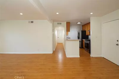 18620 Hatteras St #249, Tarzana, CA 91356 - Photo 4