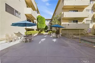 5400 Lindley Ave, Encino, CA 91316 - Photo 30