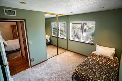 25628 Alicante, Valencia, CA 91355 - Photo 12