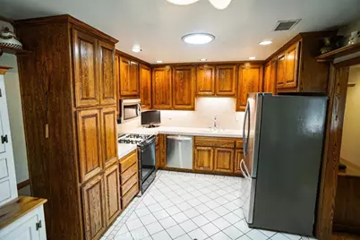 25628 Alicante, Valencia, CA 91355 - Photo 10