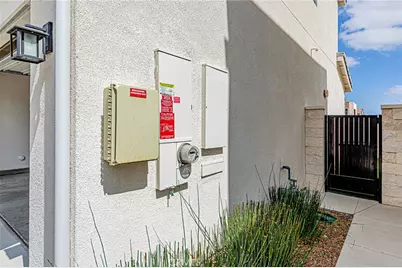 27009 California Court, Valencia, CA 91381 - Photo 32