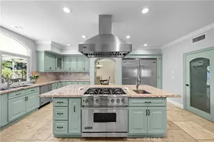 10909 Willowbrae Ave, Chatsworth, CA 91311 - Photo 2