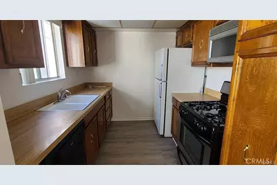 550 E Providencia Avenue, Burbank, CA 91501 - Photo 12