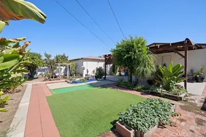 8127 Wilkinson Avenue, North Hollywood, CA 91605 - Photo 2