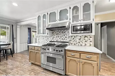 9625 Orion, North Hills, CA 91343 - Photo 14