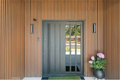 22850 Margarita, Woodland Hills, CA 91364 - Photo 4