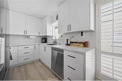 9927 Independence Avenue #C, Chatsworth, CA 91311 - Photo 10