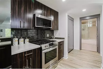 24505 Town Center Drive #7205, Valencia, CA 91355 - Photo 22