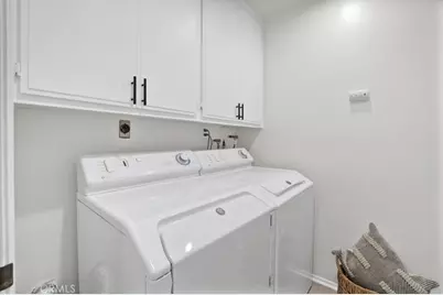 4792 Park Encino Lane #102, Encino, CA 91436 - Photo 18