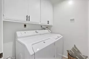 4792 Park Encino Ln, Encino, CA 91436 - Photo 18