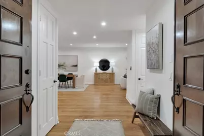 4792 Park Encino Lane #102, Encino, CA 91436 - Photo 2