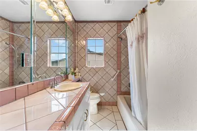 13007 Glenoaks Boulevard, Sylmar, CA 91342 - Photo 24