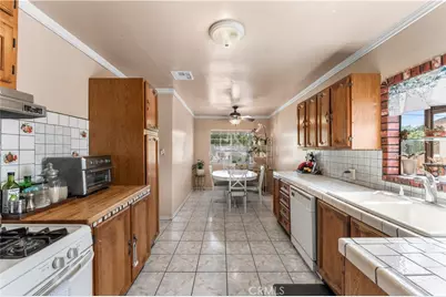 13007 Glenoaks Boulevard, Sylmar, CA 91342 - Photo 6
