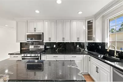 1404 N Naomi Street, Burbank, CA 91505 - Photo 18