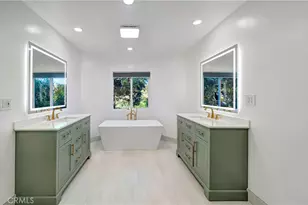 4330 4332 Alhama Dr, Woodland Hills, CA 91364 - Photo 32