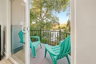 4330 4332 Alhama Dr, Woodland Hills, CA 91364 - Photo 22