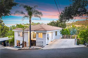 4330 4332 Alhama Dr, Woodland Hills, CA 91364 - Photo 2