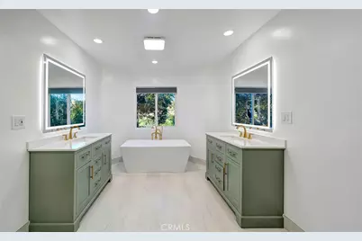 4330 Alhama Dr, Woodland Hills, CA 91364 - Photo 32