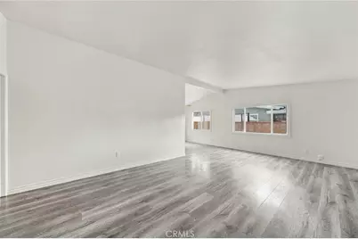 18707 Lull, Reseda, CA 91335 - Photo 4