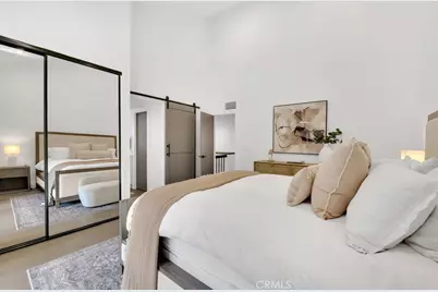 21931 Burbank Boulevard #25, Woodland Hills, CA 91367 - Photo 32
