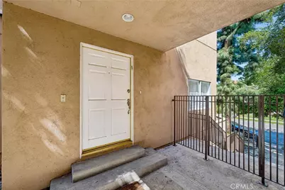 18730 Hatteras #48, Tarzana, CA 91356 - Photo 2
