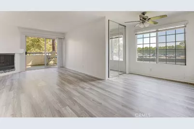 5515 Canoga Ave #105, Woodland Hills, CA 91367 - Photo 2
