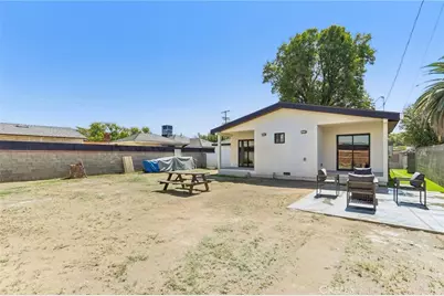 14235 Burton, Panorama City, CA 91402 - Photo 26