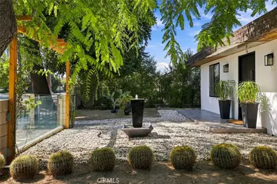 17417 Sherman Way, Lake Balboa, CA 91406 - Photo 2