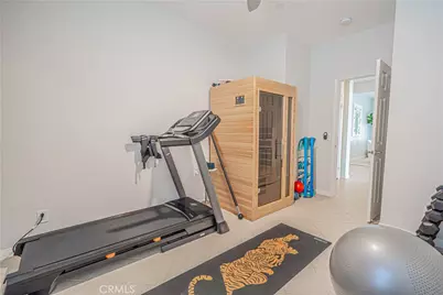 20311 Amorette Ct, Saugus, CA 91350 - Photo 22