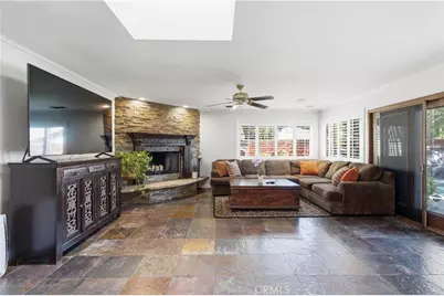 25434 Via Pacifica, Valencia, CA 91355 - Photo 8