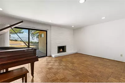 12324 Woodley, Granada Hills, CA 91344 - Photo 4