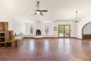 23921 Parke Ct, Tehachapi, CA 93561 - Photo 2