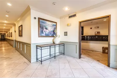 10862 Bloomfield #203, Toluca Lake, CA 91602 - Photo 4