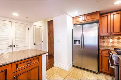 10862 Bloomfield #203, Toluca Lake, CA 91602 - Photo 18